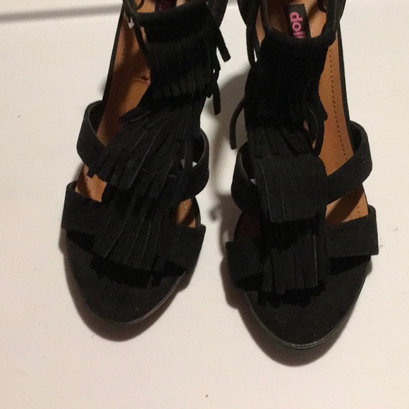 Heels - Picture 2 of 5